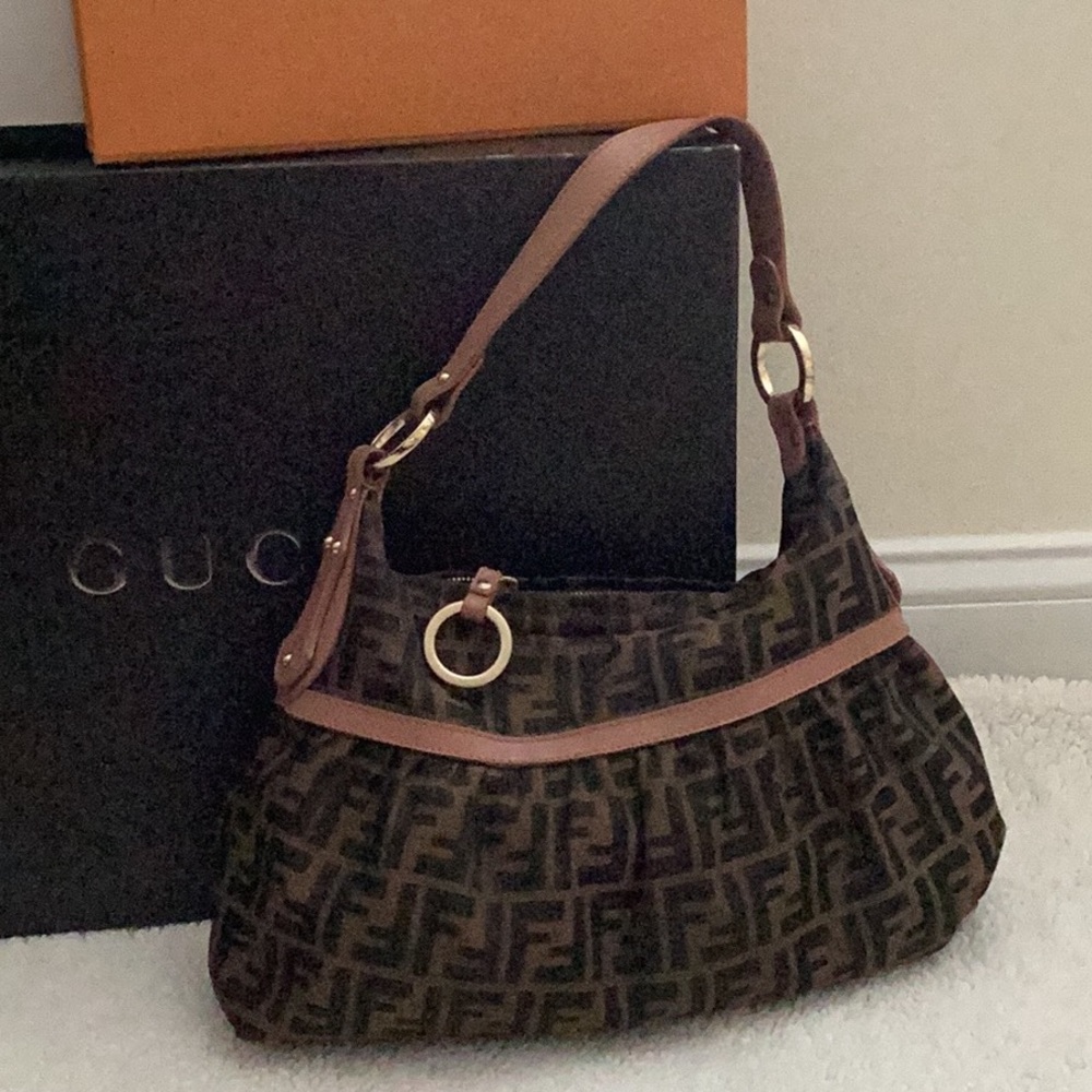 Authentic Vintage Fendi Zucca Chef shoulder bag 🤎🖤